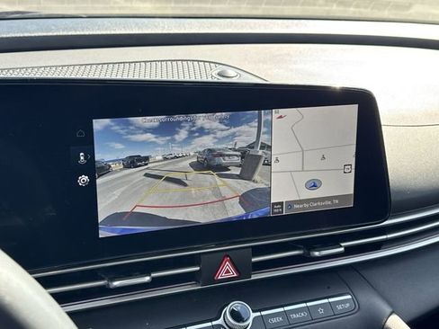 Used 2025 Hyundai Elantra SEL image 19