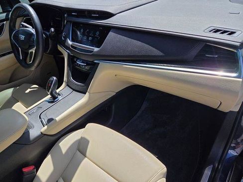 Used 2018 Cadillac XT5 FWD image 24