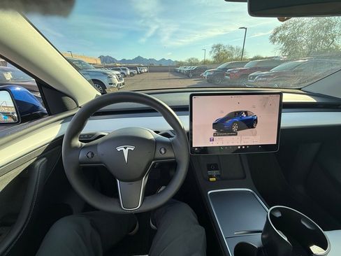 Used 2023 Tesla Model Y Long Range image 21