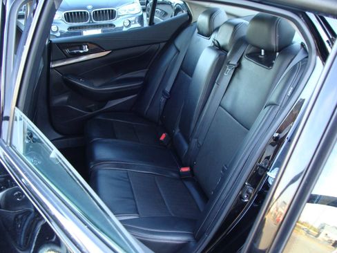 Used 2020 Nissan Maxima 3.5 SV w/ Floor Mat Group FWD image 8