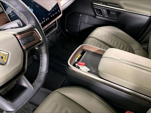 Used 2023 Rivian R1T Adventure image 17