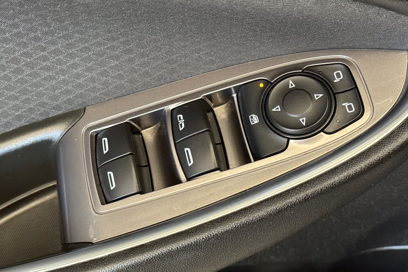 Used 2020 Chevrolet Malibu LT FWD image 13