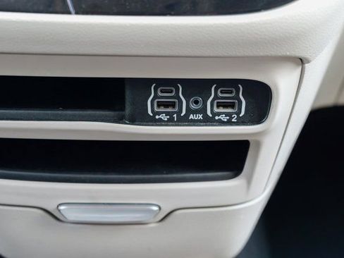 Used 2023 Chrysler Voyager LX image 44