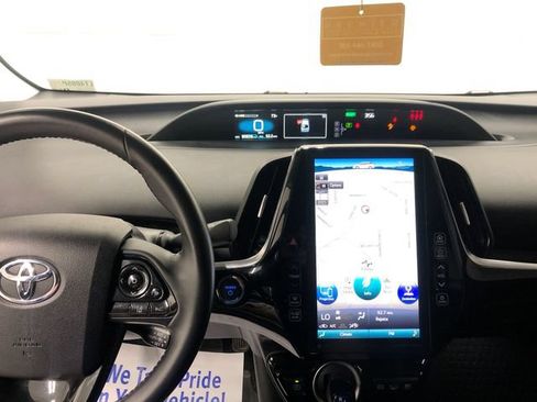 Used 2022 Toyota Prius Prime XLE FWD image 19