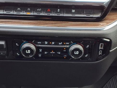 Used 2025 Chevrolet Silverado 1500 LT image 16