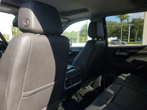 Certified 2022 GMC Sierra 1500 Elevation w/ Elevation Premium Package image 19