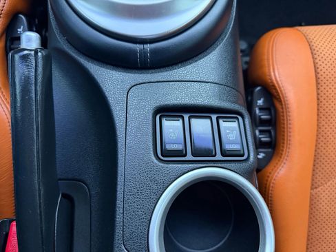 Used 2009 Nissan 370Z Touring image 13