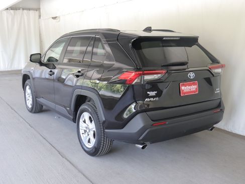 Used 2021 Toyota RAV4 XLE w/ Convenience Package AWD/4WD image 26