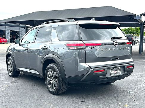 Used 2025 Nissan Pathfinder SV FWD image 6