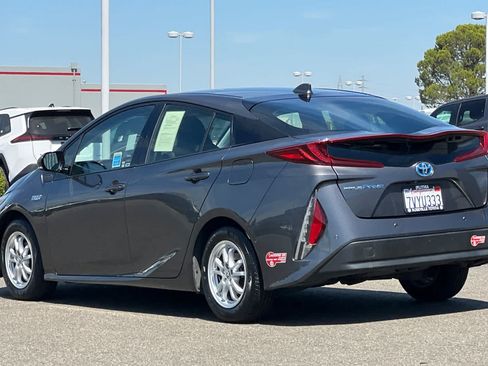 Certified 2017 Toyota Prius Prime Advanced FWD image 7