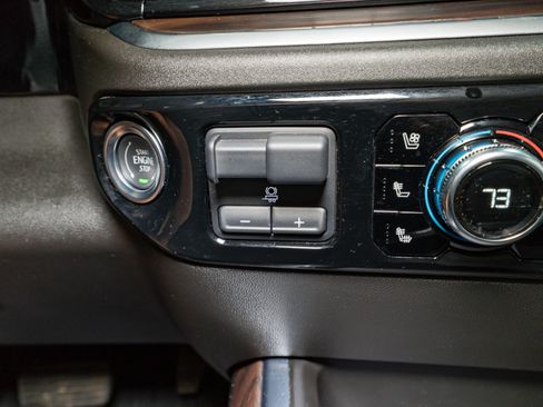 Used 2025 GMC Sierra 2500 SLT w/ SLT Premium Package image 26