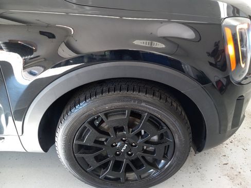 Used 2022 Kia Telluride EX w/ EX Premium Package AWD/4WD image 3