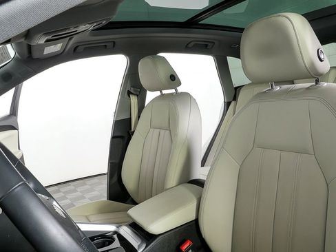 Used 2025 Audi Q5 Premium Plus w/ Premium Plus image 5