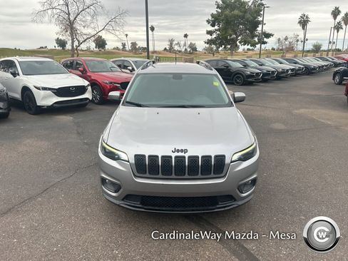 Used 2020 Jeep Cherokee Latitude Plus image 2