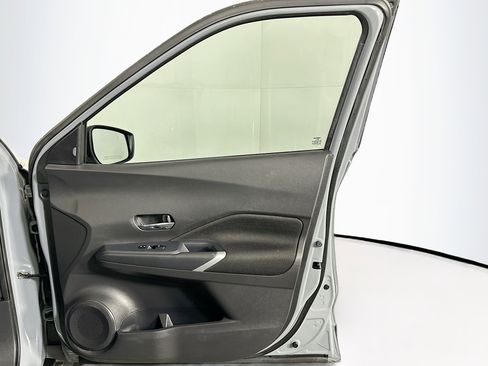 Used 2024 Nissan Kicks SV image 30