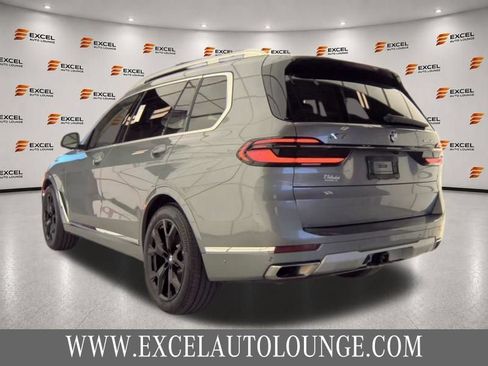 Used 2024 BMW X7 xDrive40i AWD/4WD image 3