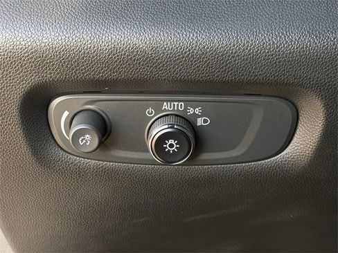 Used 2023 Chevrolet Traverse RS image 24