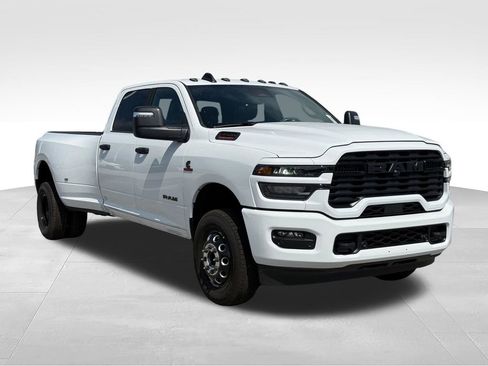 New 2026 RAM 3500 Big Horn AWD/4WD image 8