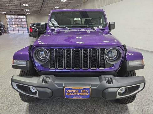 New 2026 Jeep Gladiator Sahara image 2