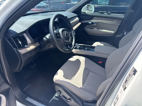 Used 2026 Volvo XC90 B6 Plus w/ Protection Package Premier AWD/4WD image 3