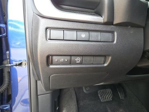 Used 2023 Nissan Rogue SV FWD image 14