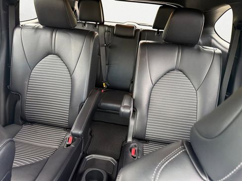 Used 2023 Toyota Highlander XSE image 13