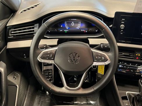 Used 2025 Volkswagen Jetta Sport FWD image 19