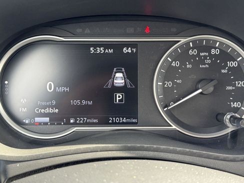 Used 2025 Nissan Versa SV FWD image 27