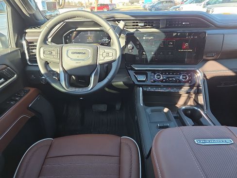 New 2026 GMC Sierra 3500 Denali Ultimate w/ LPO, Black Badging Package AWD/4WD image 9