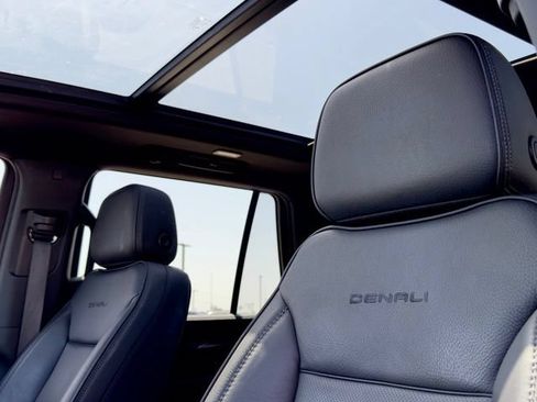 Used 2024 GMC Yukon Denali AWD/4WD image 18