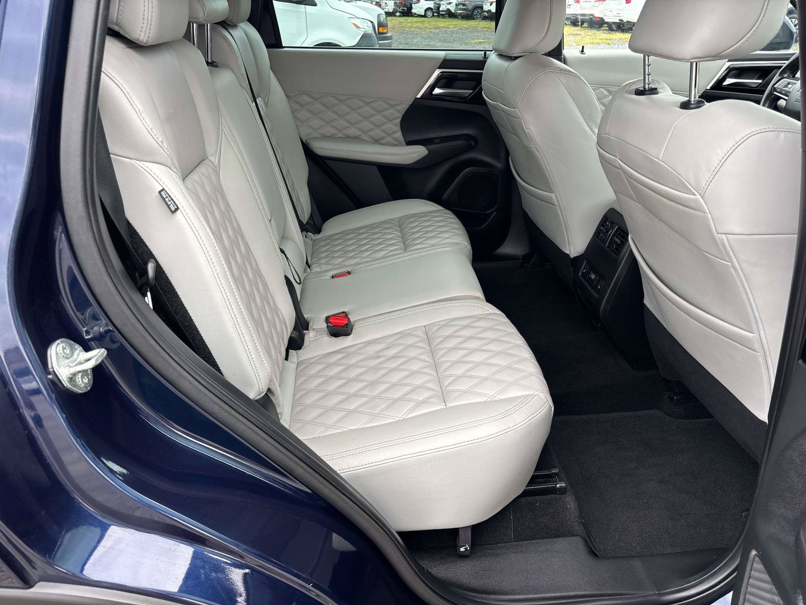 Used 2022 Mitsubishi Outlander SEL AWD/4WD image 17