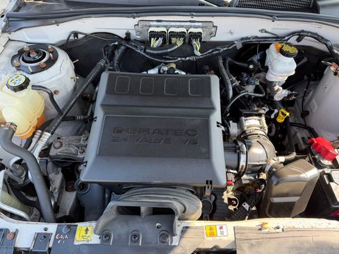 Used 2010 Ford Escape XLT image 5