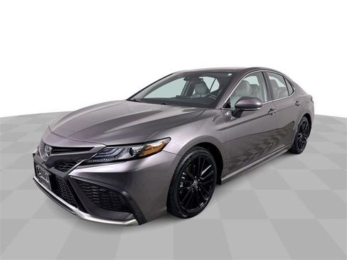 Used 2024 Toyota Camry XSE image 4