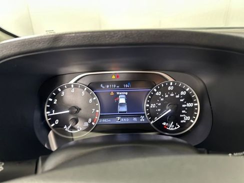 Used 2024 Nissan Frontier SV w/ SV Convenience Package image 17