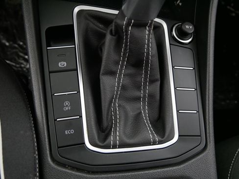 Used 2022 Volkswagen Jetta Sport image 30