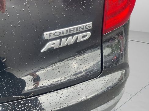 Used 2018 Honda Pilot Touring image 13