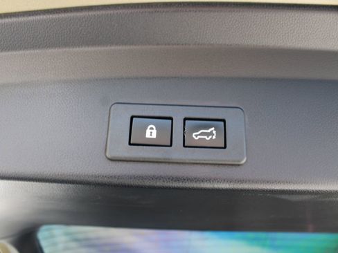 Used 2022 Subaru Ascent Touring image 39