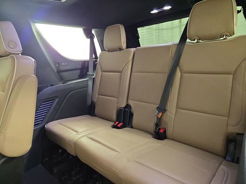 Used 2021 Chevrolet Tahoe Premier w/ Premium Package image 16