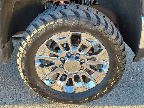 Used 2024 Chevrolet Silverado 2500 LTZ w/ LTZ Premium Texas Edition image 7