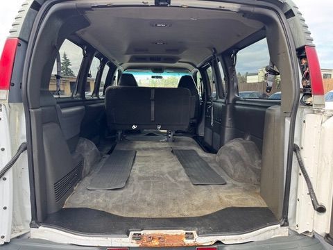 Used 2001 Chevrolet Express 3500 Passenger w/ LS Preferred Equipment Group RWD image 14
