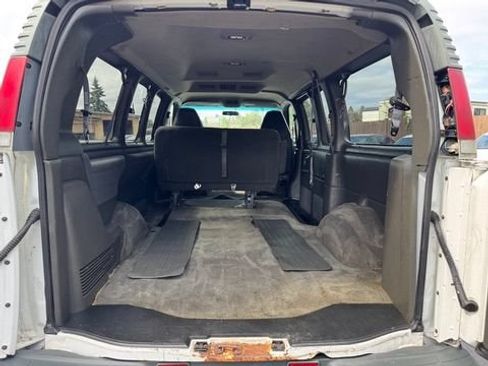 Used 2001 Chevrolet Express 3500 Passenger w/ LS Preferred Equipment Group RWD image 14