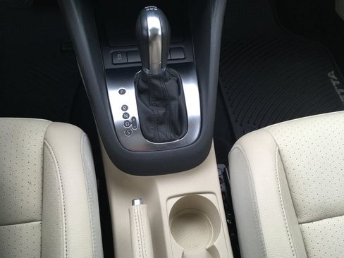 Used 2013 Volkswagen Jetta TDI FWD image 17