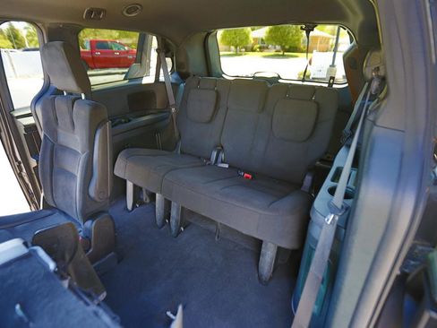 Used 2015 Dodge Grand Caravan SXT w/ Blacktop Package FWD image 10