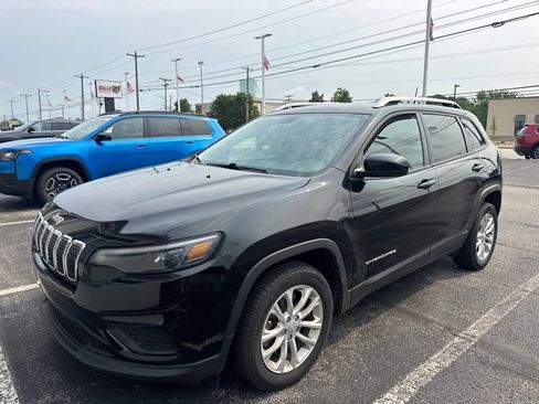 Used 2020 Jeep Cherokee Latitude w/ Cold Weather Group FWD image 7