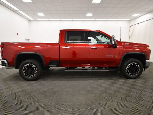 Used 2023 Chevrolet Silverado 2500 LTZ AWD/4WD image 9