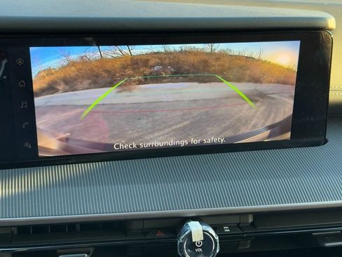 Certified 2025 Nissan Murano SV image 11