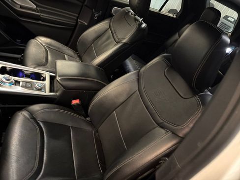 Used 2020 Ford Explorer ST w/ Premium Technology Package AWD/4WD image 28