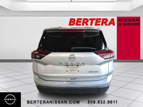 Used 2024 Nissan Rogue SV AWD/4WD image 5