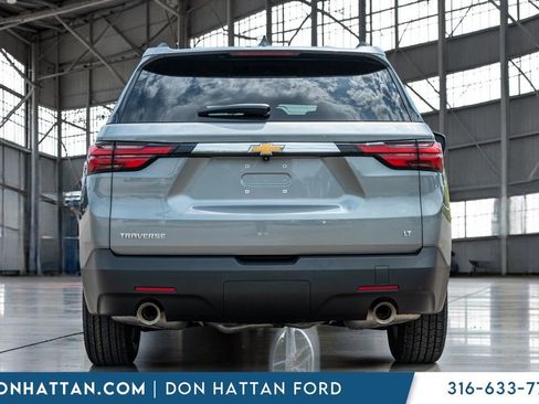 Used 2023 Chevrolet Traverse LT FWD image 34