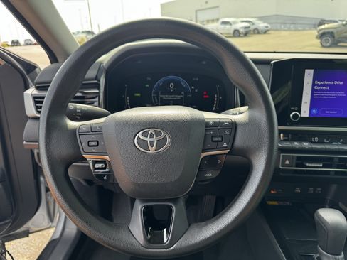 Certified 2025 Toyota Camry LE FWD image 5